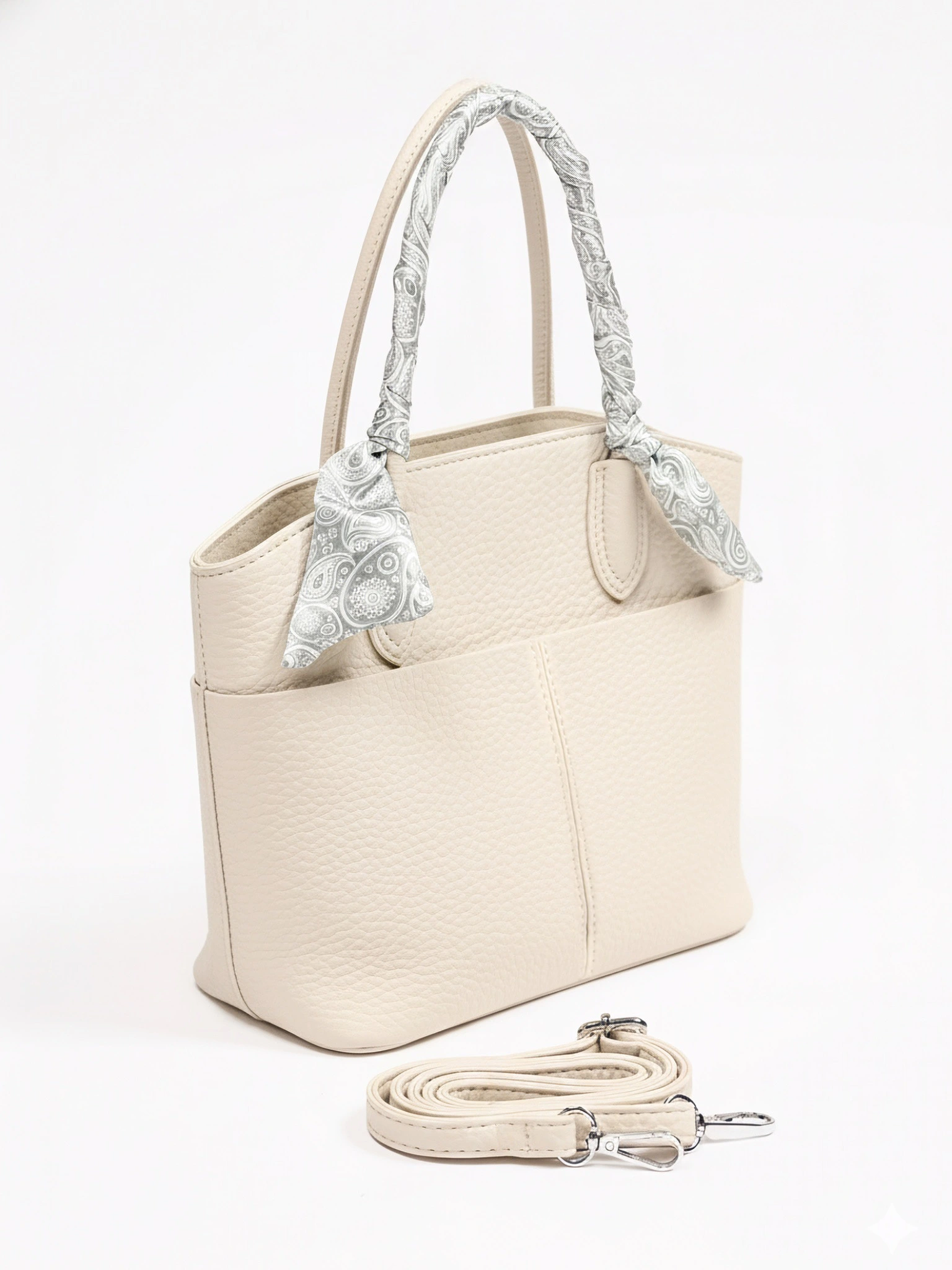 Сумка-тоут с округлыми ручками и декоративным платком в ассортименте